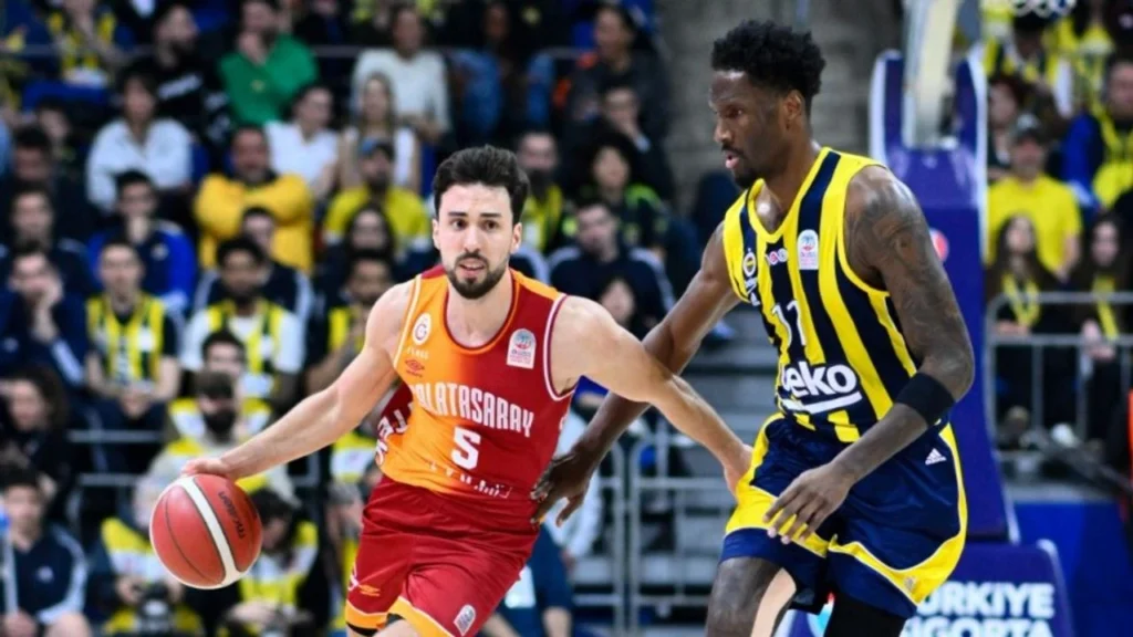 Potadaki derbide kazanan Fenerbahçe Beko!